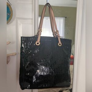 Elegant Michael Kors Black Tote Bag